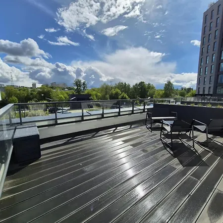 Aura Towers ビィドゴシュチュ