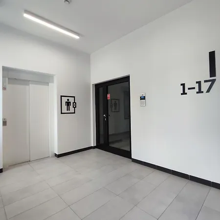 アパート Aura Towers ビィドゴシュチュ